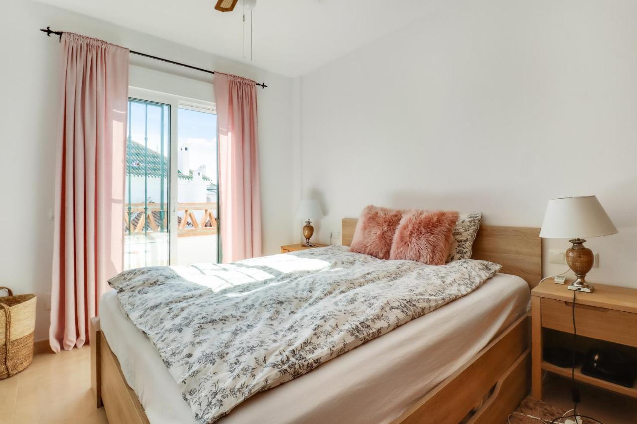 Apt Nerja Chimenea With Ocean View, A/C, & Fiber Apartment ภายนอก รูปภาพ